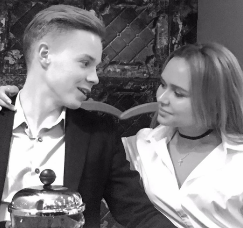 Какие же милые! Стеша Маликова опубликовала фото с бойфрендом