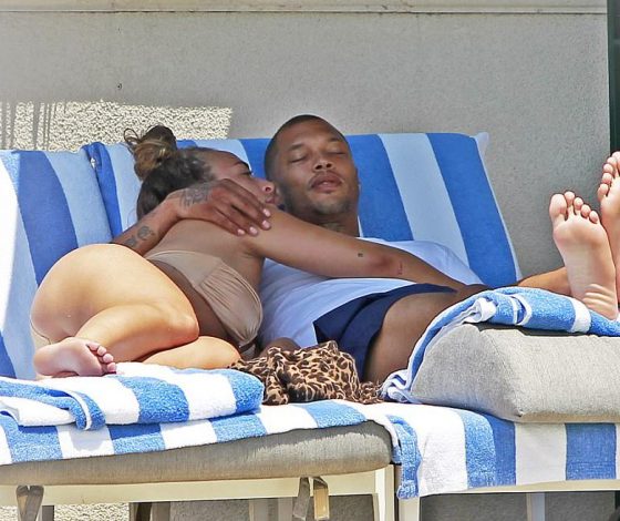 А он ведь все еще женат! Джереми Микс отдыхает с любовницей