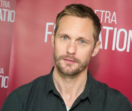 Упс! Фанатки Александра Скарсгарда преследовали его в туалете!