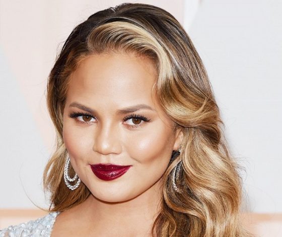 Прыщи! Эта проблема есть у каждой второй девушки. И Крисси Тейген не исключение!