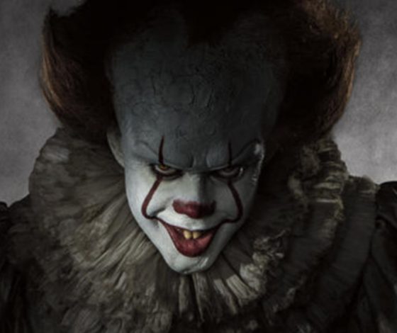 К выходу ужастика «Оно»: Билл Скарсгард и другие актеры с жутким гримом