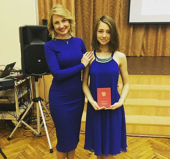 «Не забывайте, что мне 16»: Екатерина Старшова ответила на критику откровенных фото