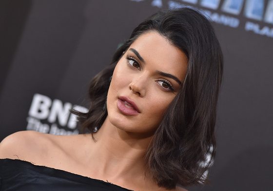 Как звезды ухаживают за бровями? И почему у них не все получается?