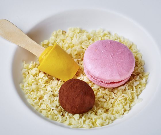 Где поесть в выходные 15-16 июля: икра, коктейли и клубничный суп