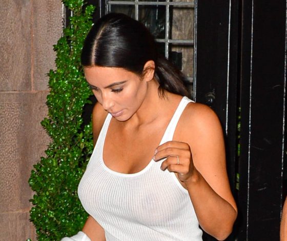 Без бюстгальтера и на шпильках! Ким Кардашьян вернулась!