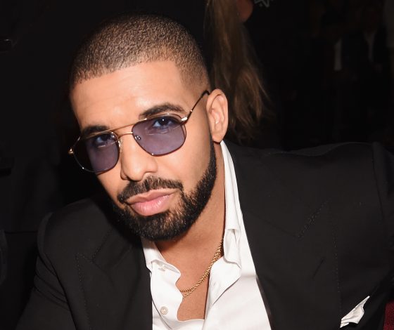 У Дрейка новая девушка. И ей всего 18!