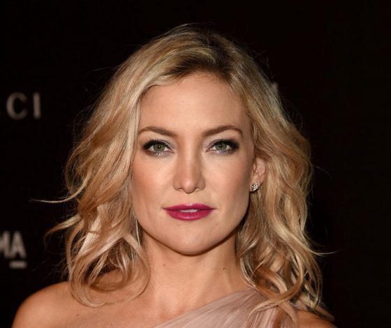 Лысая Кейт Хадсон на свидании в Малибу! Тебе нравится ее образ?