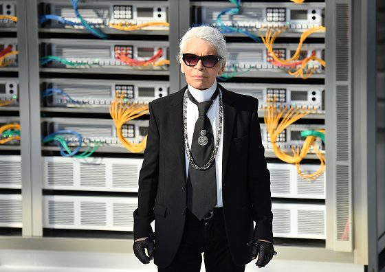 Карл Лагерфельд обиделся на Сен-Лорана из-за бойфренда, и еще 5 дизайнеров, не скрывающих ориентацию