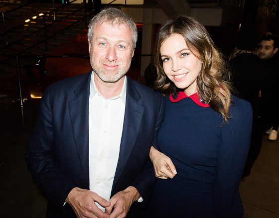 После развода Даша Жукова и Роман Абрамович пришли на вечеринку вместе