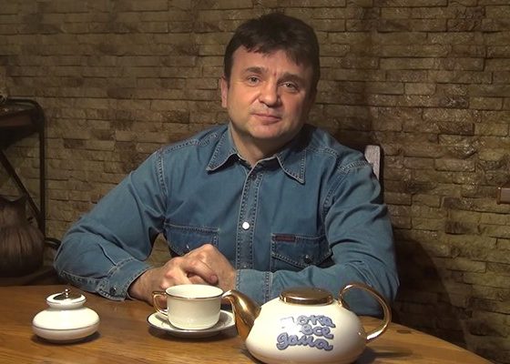 На Первом потери: вслед за Малаховым и Олешко канал покинули... «Пока все дома»