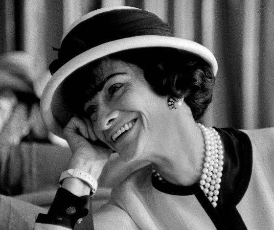 134 года со дня рождения Коко Шанель: 5 культовых вещей, которые подарила нам дизайнер