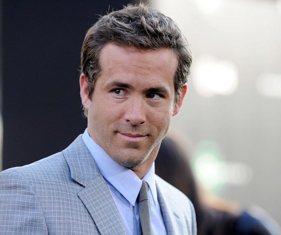 Райан Рейнольдс снова шутит. Теперь над семьей Кардашьян