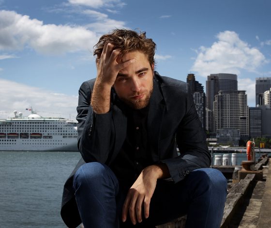 Пошел в разнос: с кем все-таки встречается Роберт Паттинсон?