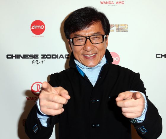 «Я не на карантине»: Джеки Чан успокоил фанатов и заявил, что не болеет коронавирусом