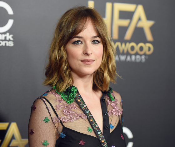 Очередная жертва хакеров! Теперь взломали Дакоту Джонсон