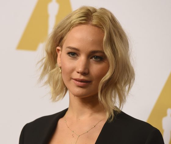 О чем Дженнифер Лоуренс переписывается с Эми Шумер?