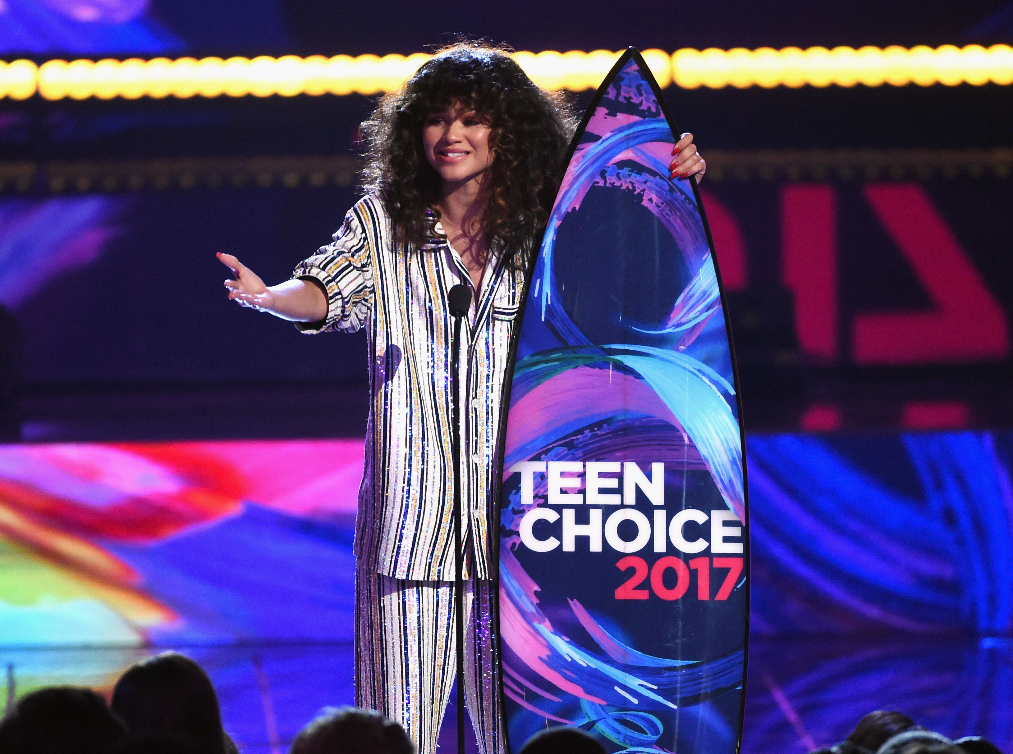 Голос более. Teen choice Awards премия. Teen choice Awards 2017.