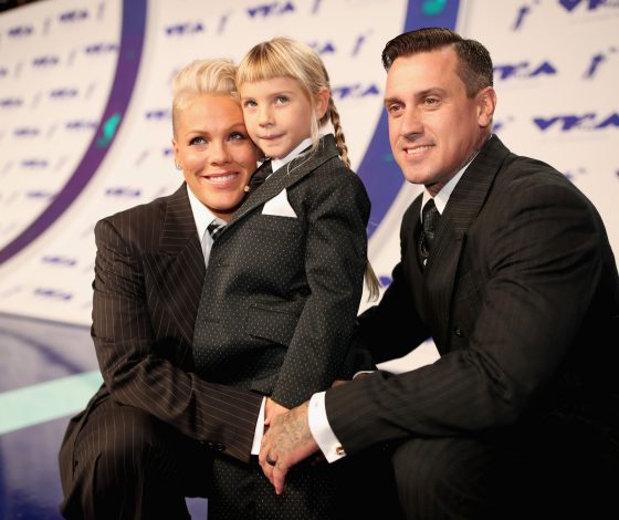 Мужской образ Пинк и ее проникновенная речь на MTV VMA 2017