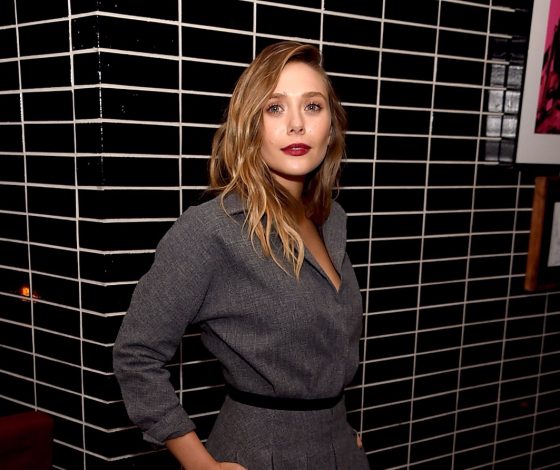 Очень элегантно! Элизабет Олсен в платье Christian Dior на показе «Ветреной реки»