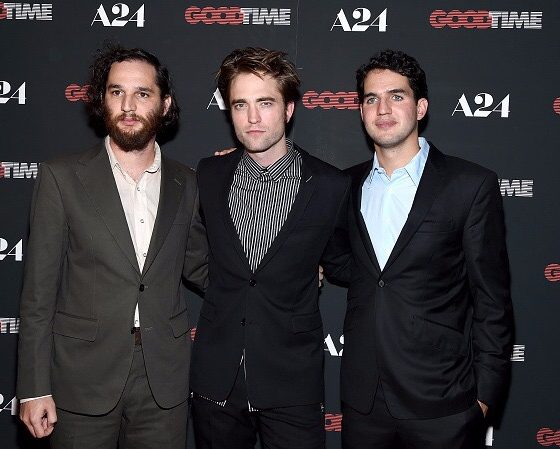 Роберт Паттинсон, Хлоя Севиньи и Деми Мур на премьере фильма «Хорошее время» в Нью-Йорке