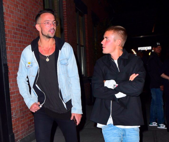 Стильный священник Карл Ленц: чем Джастин Бибер занимается со своим новым другом?