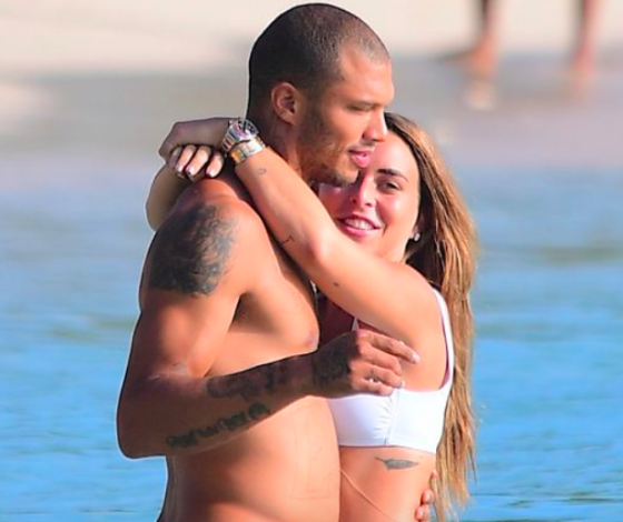 Может, хватит? Горячий преступник Джереми Микс и его девушка-миллионерша не перестают целоваться на камеру