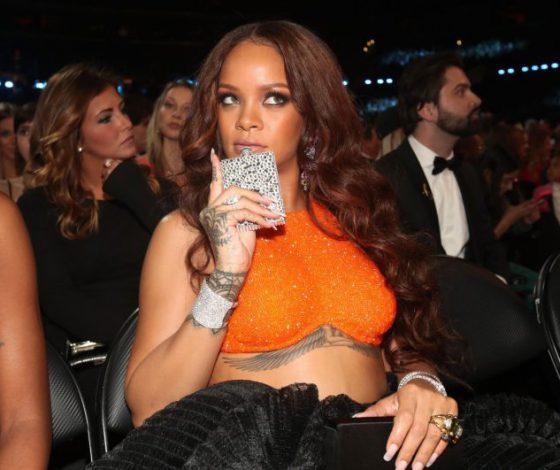 У Рианны вышла новая песня, и в ней она читает рэп. Как отреагировал Twitter?