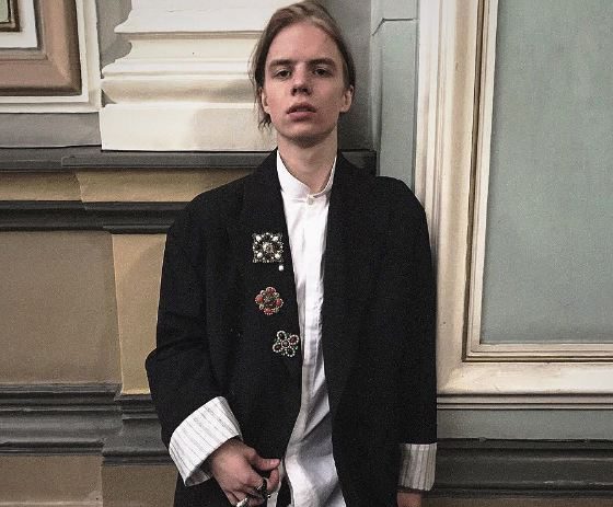 Это ужасно. Отель выставил на аукцион постельное белье, на котором спал Pharaon