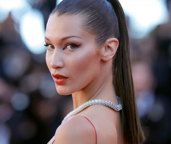 Белла Хадид стала главной героиней арабского Vogue. Модель на обложке в вуали!
