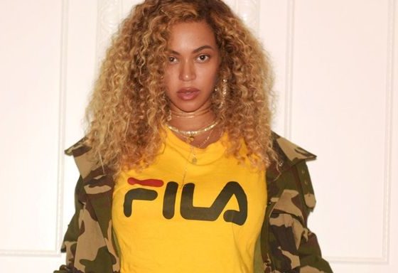 Красиво жить не запретишь: Бейонсе на яхте. Кстати, без макияжа