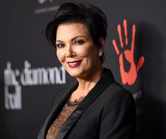 Крис Дженнер опубликовала еще один кусочек рождественской открытки Кардашьян