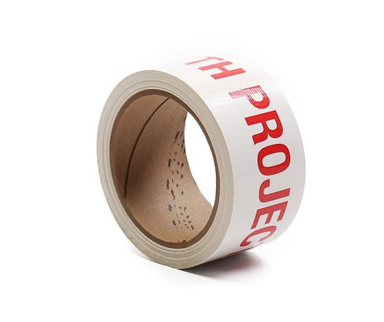 Raf Simons предложил пользоваться скотчем вместо ремня! А почему бы и нет?