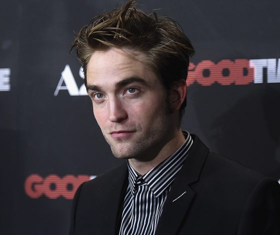 Роберт Паттинсон снял короткометражку о том, как трудно звезде купить хот-дог. Это очень смешно!