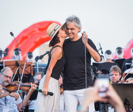 Зара и Андреа Бочелли выступили в Театре Тишины в Италии⁠⁠⁠⁠