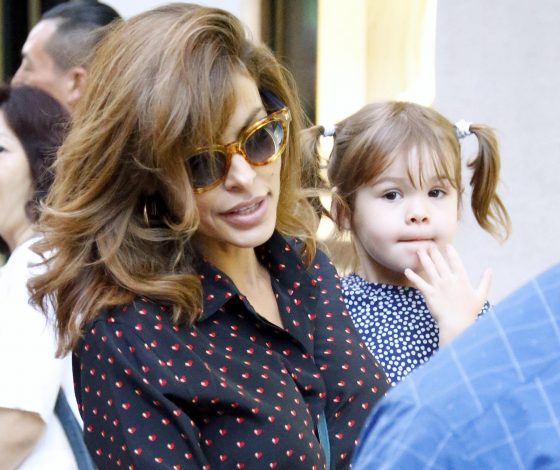 Редкий кадр: Ева Мендес с дочкой Эсмеральдой