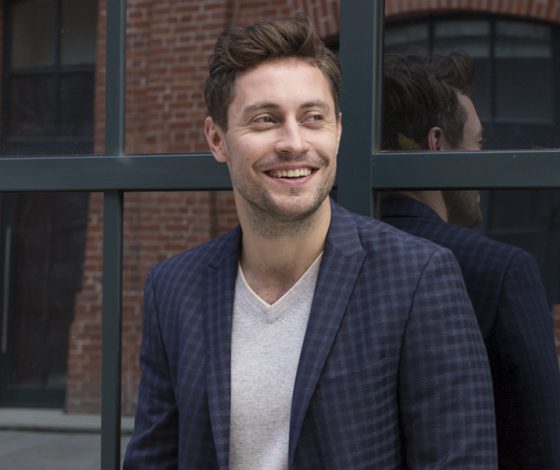 Холостяк недели: актер из клипа группы «Ленинград» Антон Филипенко