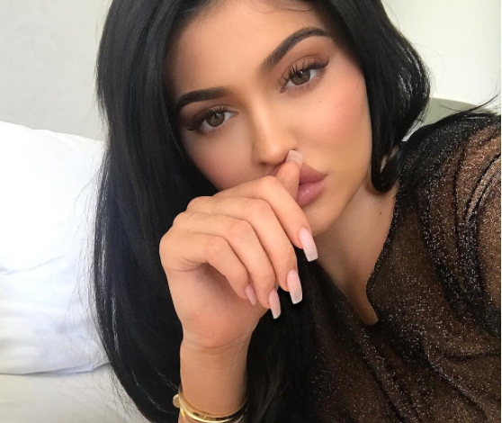 Точные цифры: сколько зарабатывает Кайли Дженнер на своей линии косметики?