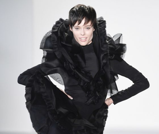 Смотри показ Christian Siriano здесь!