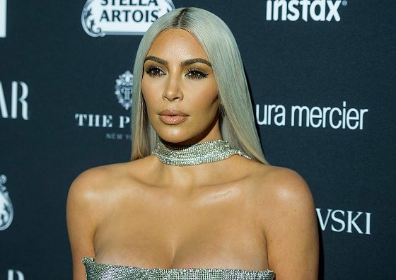 Новый выход Ким в коротком топе