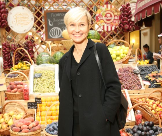 Ингеборга Дапкунайте и другие звезды на открытии фермерской ярмарки в ГУМе