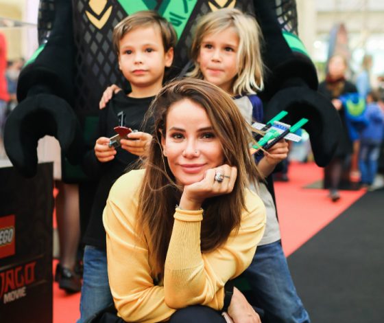 Айза Анохина, Диана Арбенина и Тимур Родригез на показе «ЛЕГО Ниндзяго Фильм»