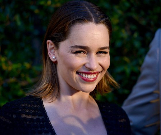 Мать драконов теперь крестная: у Эмилии Кларк родился крестник