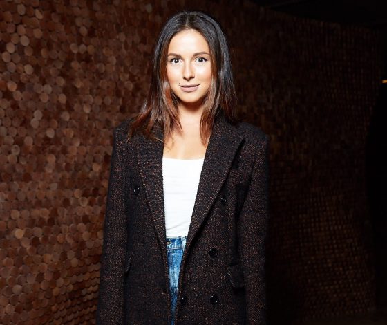 Уже гуляют: Нюша поделилась первым фото с дочкой