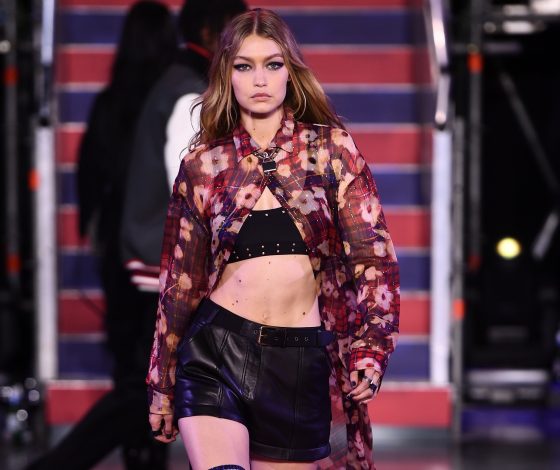 Джиджи и Белла Хадид, Поппи Делевинь, Лотти Мосс на показе Tommy Hilfiger