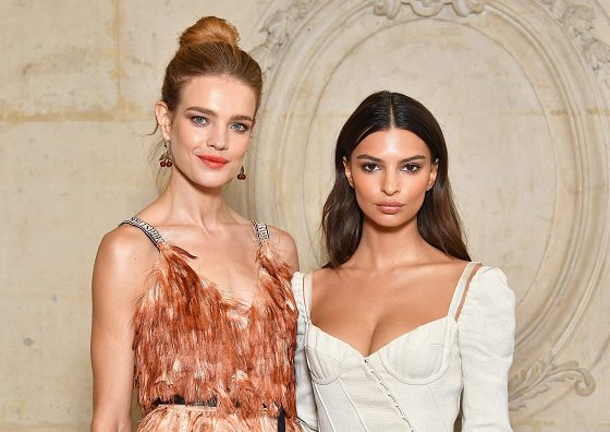 Наталья Водянова, Эмили Ратаковски и Карли Клосс на показе Dior