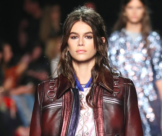 Все выходы Кайи Гербер на подиум в рамках Недели моды в Нью-Йорке