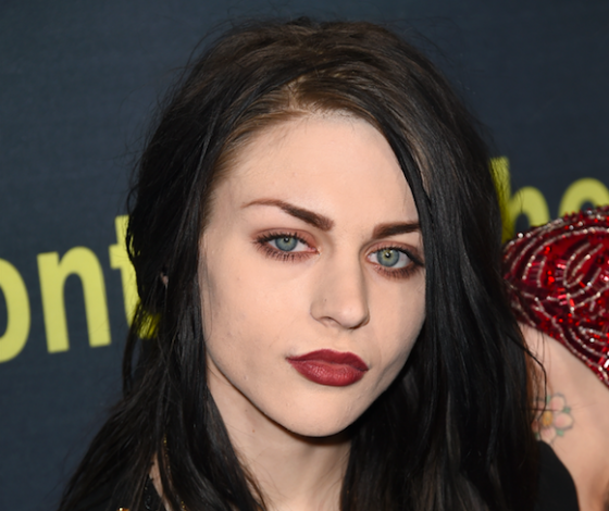 Сколько в месяц получает дочь Курта Кобейна?