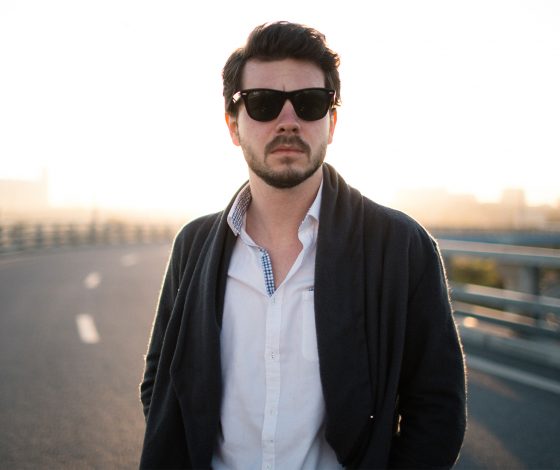 Снимите это немедленно! Василий Аккерман комментирует выходы звезд