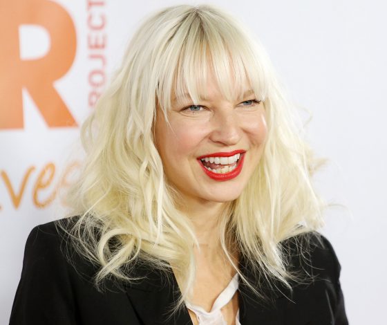 Сия шедеврально поквиталась с папарацци!