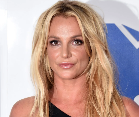 «Боюсь совершить ошибку»: Бритни Спирс откровенно рассказала о жизни после многолетней опеки